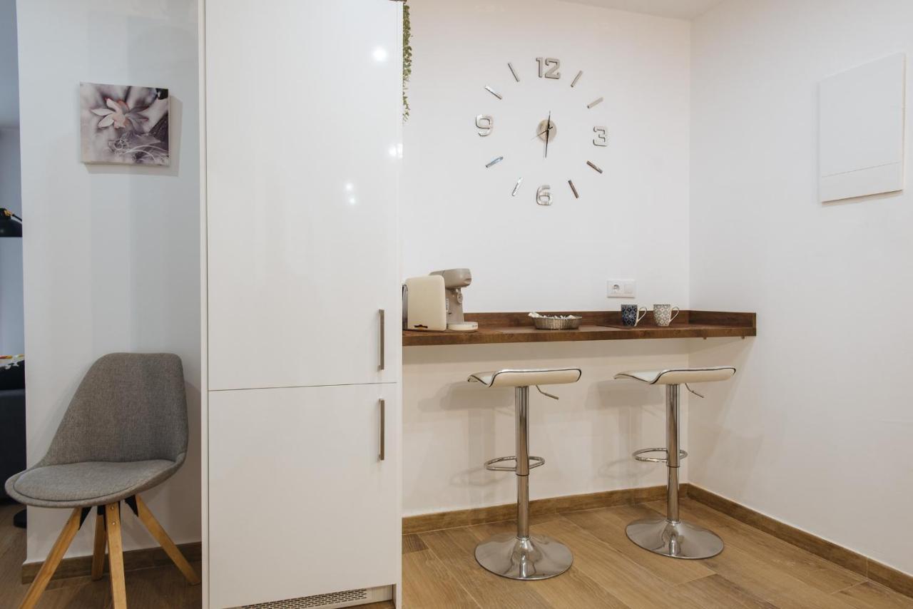 El Apartamento Del Reloj De Sol Sevilla Exterior foto